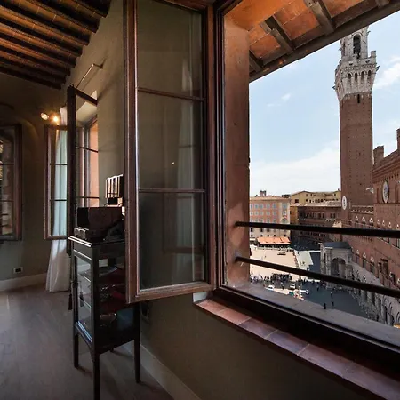 Apartamento Torre Dei Lambertini Windows On Piazza Del Campo - Residenza D'Epoca Siena Exterior foto