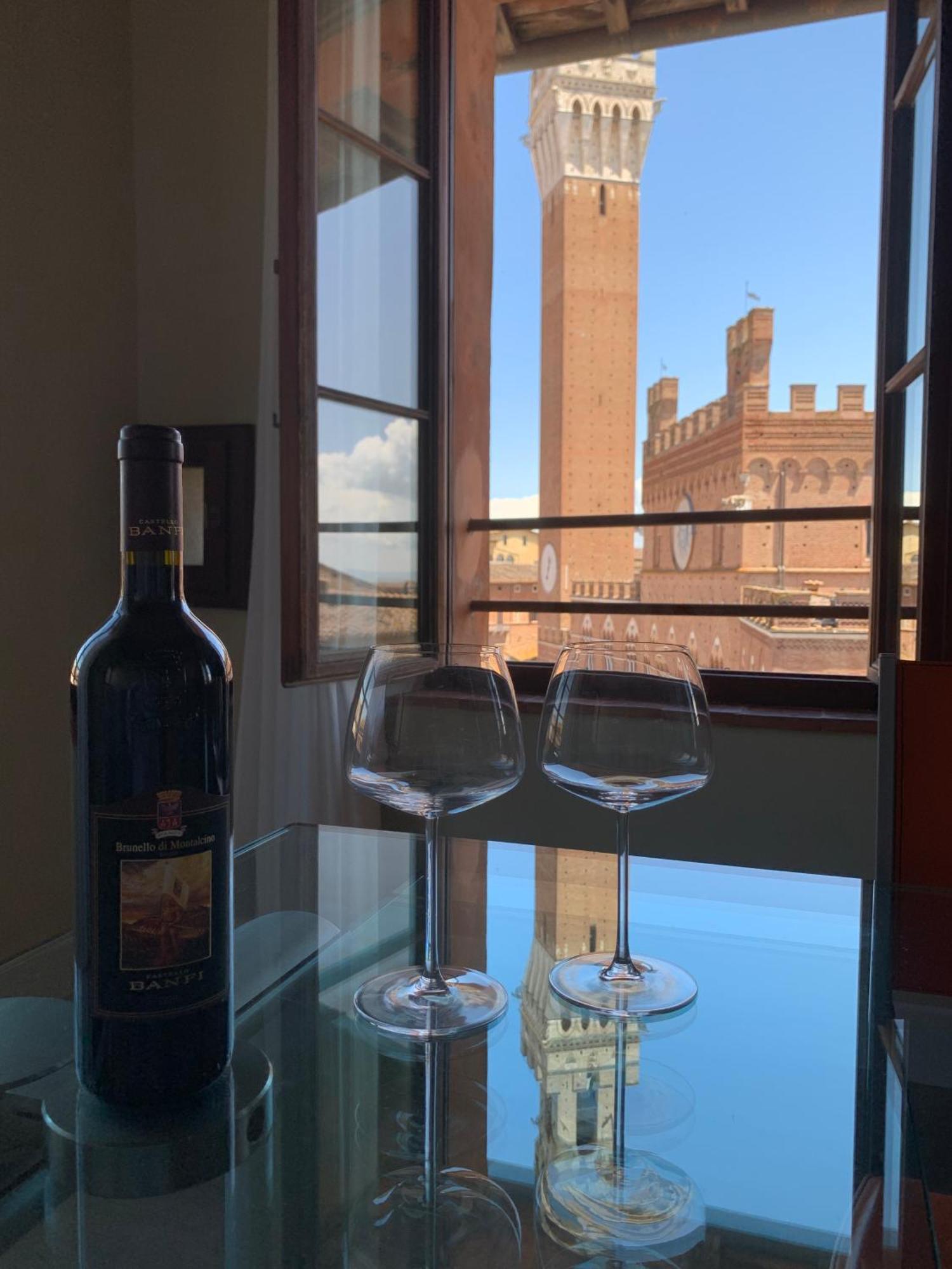 Apartment Torre Dei Lambertini Windows On Piazza Del Campo - Residenza D'epoca Siena