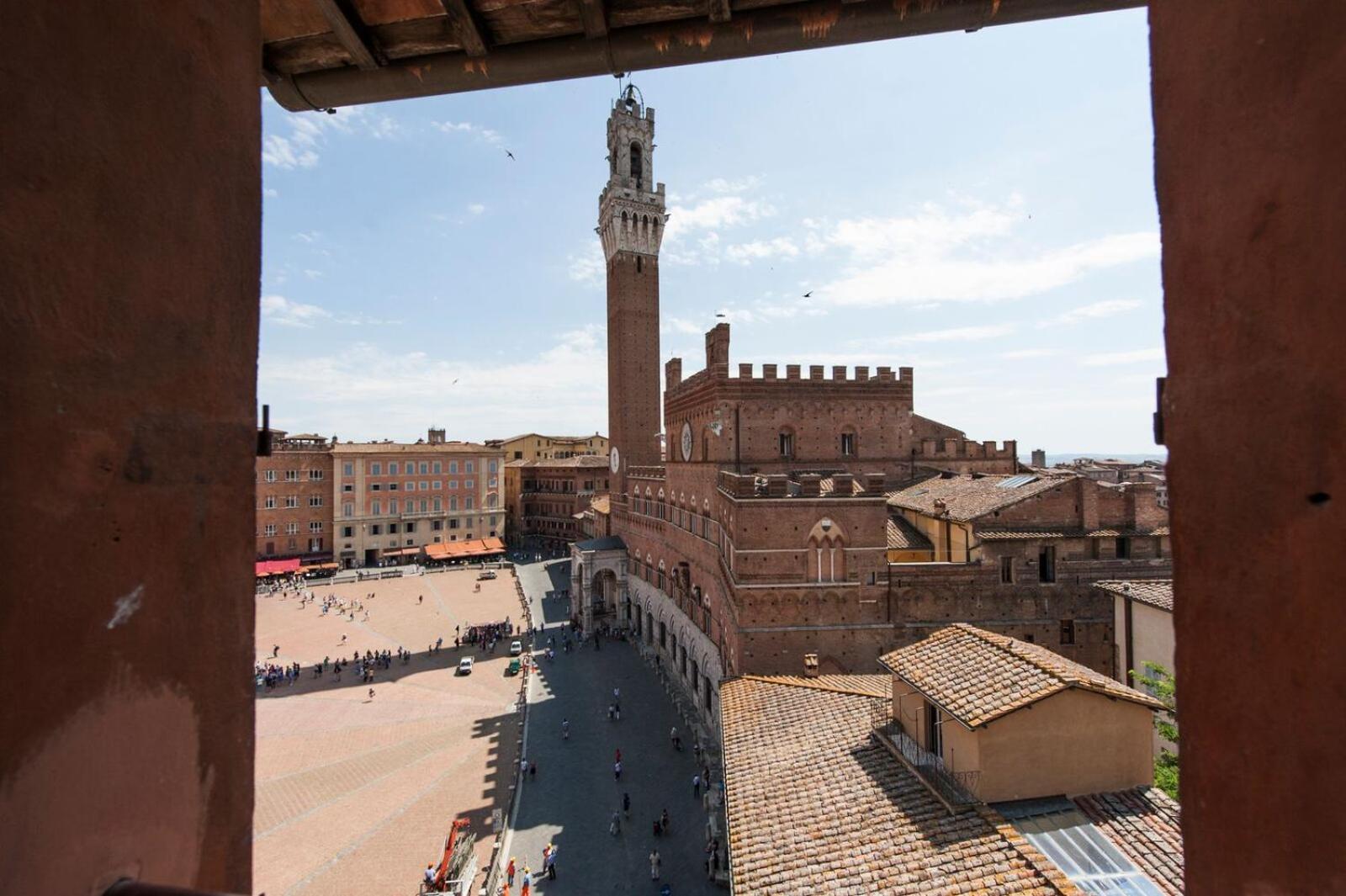 Torre Dei Lambertini Windows On Piazza Del Campo - Residenza D'epoca *